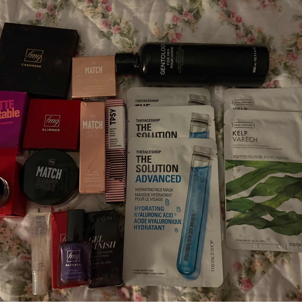 Avon Makeup Collection with Men’s body/hair wash